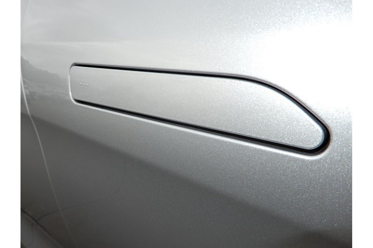 2024 Mahindra XUV700 AX7