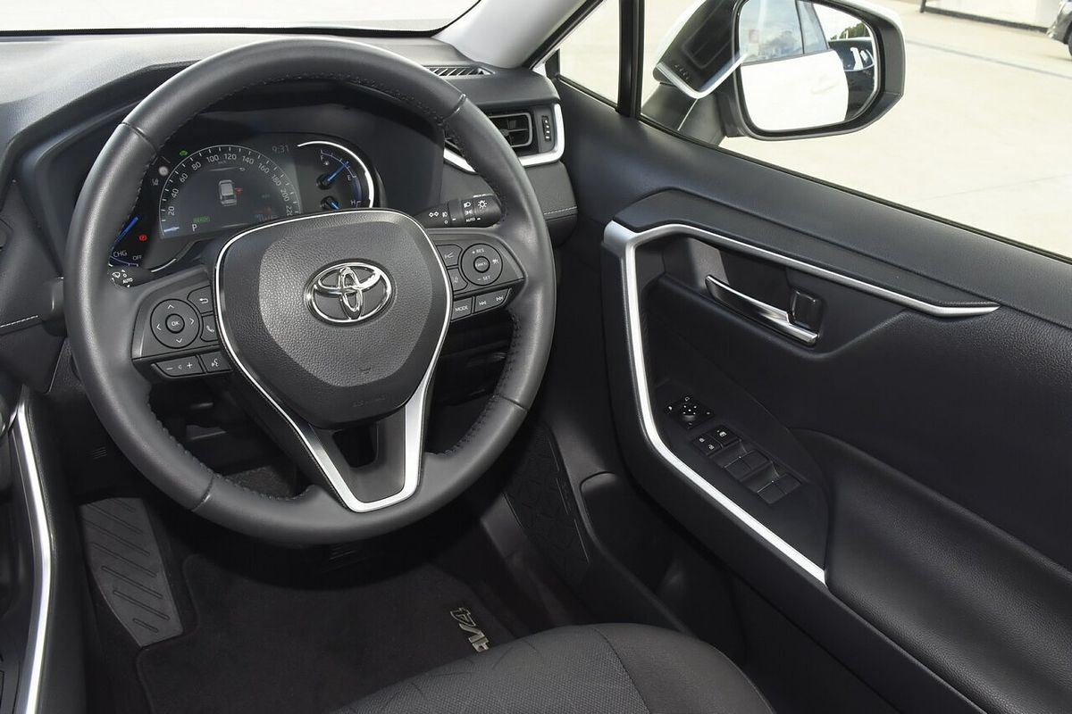 2024 Toyota RAV4 GXL AXAH52R
