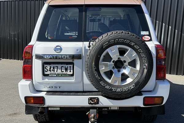 2010 Nissan Patrol ST GU 7
