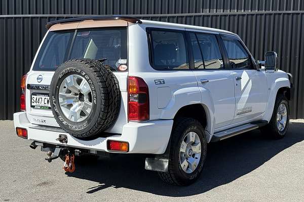 2010 Nissan Patrol ST GU 7