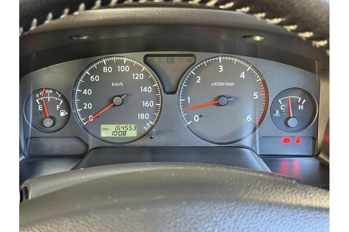 2010 Nissan Patrol ST GU 7