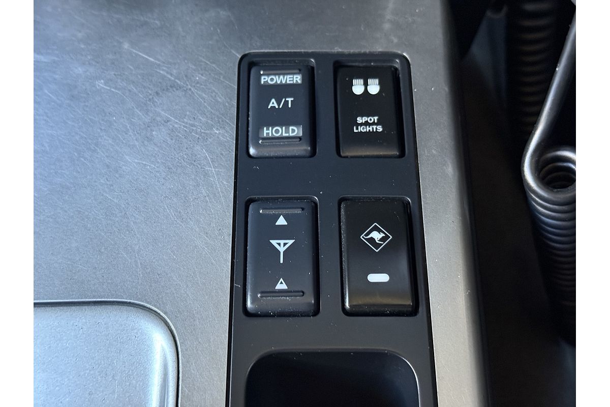 2010 Nissan Patrol ST GU 7