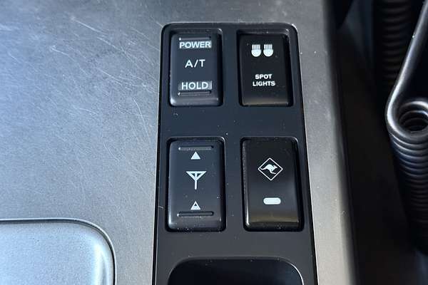 2010 Nissan Patrol ST GU 7