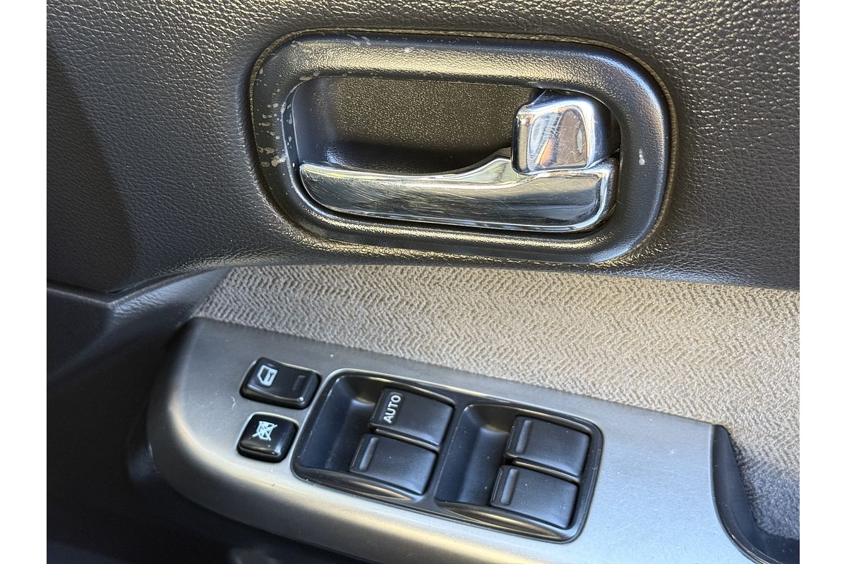 2010 Nissan Patrol ST GU 7