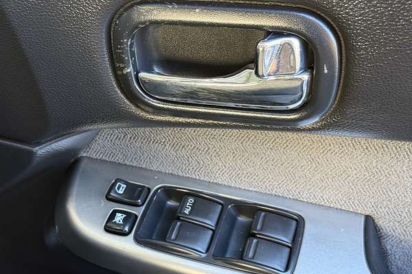 2010 Nissan Patrol ST GU 7