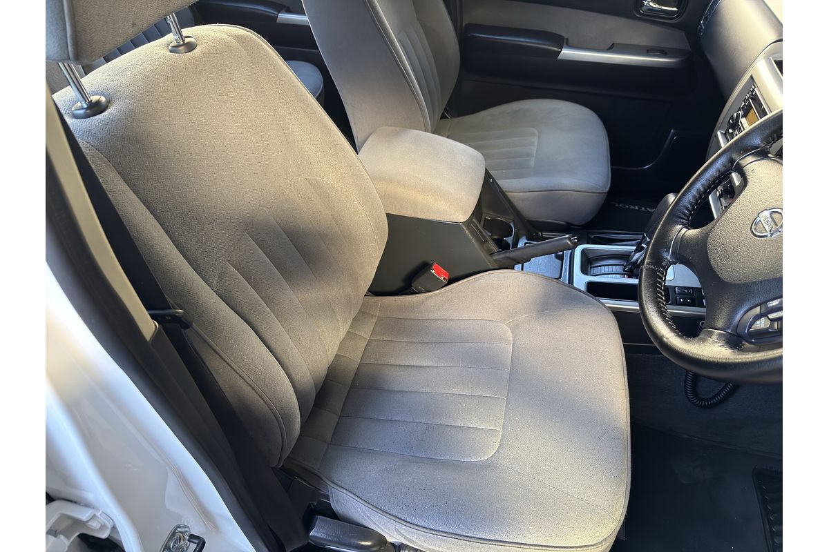 2010 Nissan Patrol ST GU 7