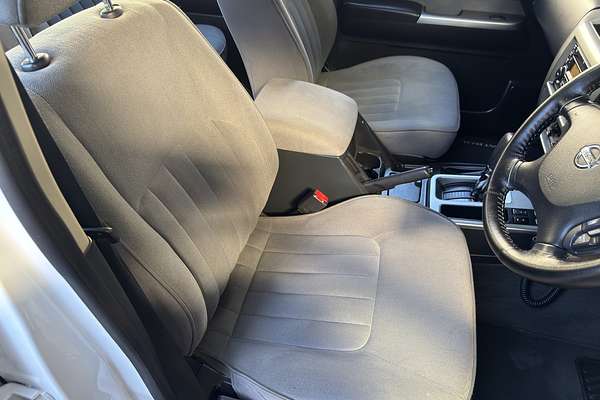 2010 Nissan Patrol ST GU 7