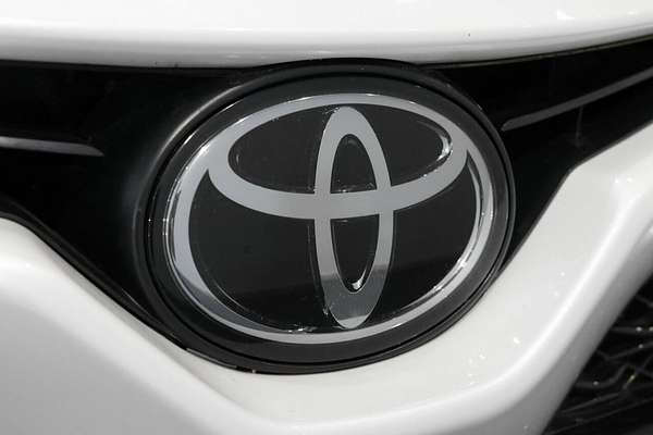 2020 Toyota Camry SX ASV70R