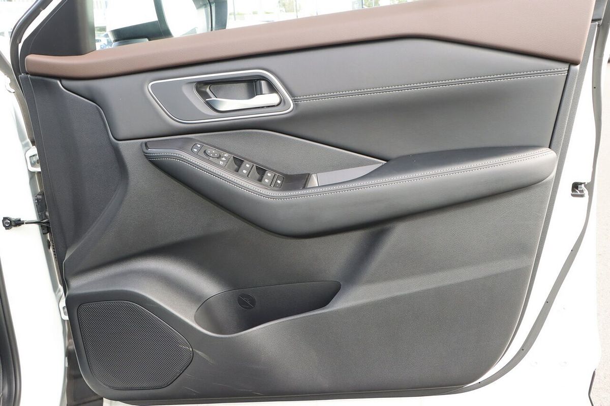 2024 Nissan X-TRAIL ST-L T33