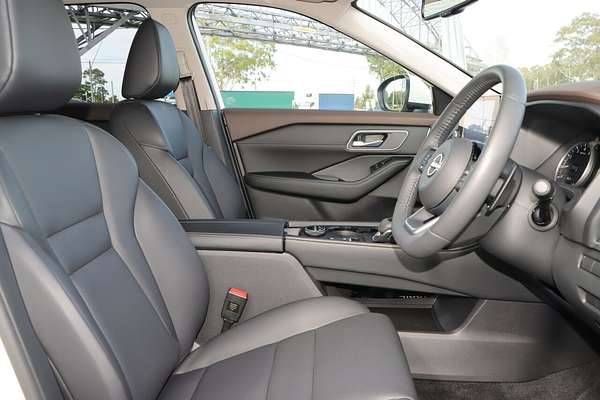 2024 Nissan X-TRAIL ST-L T33