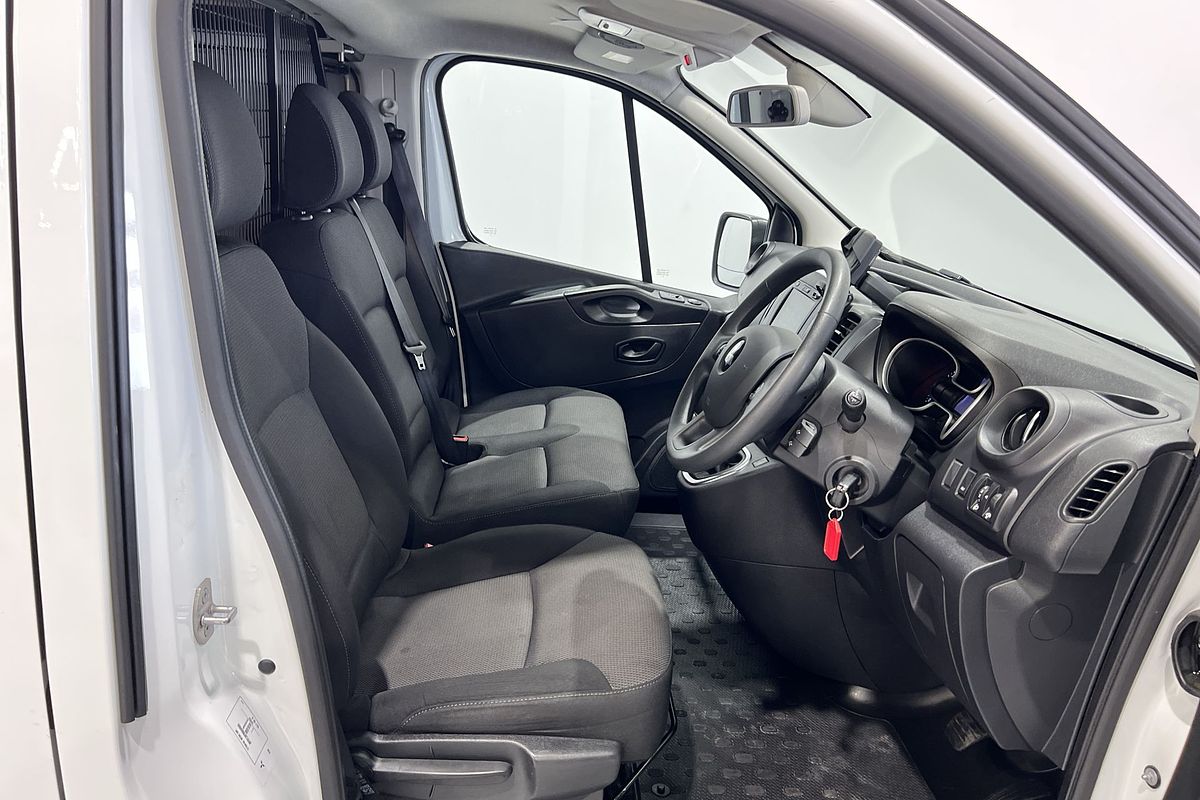 2022 Mitsubishi Express GLX SN SWB