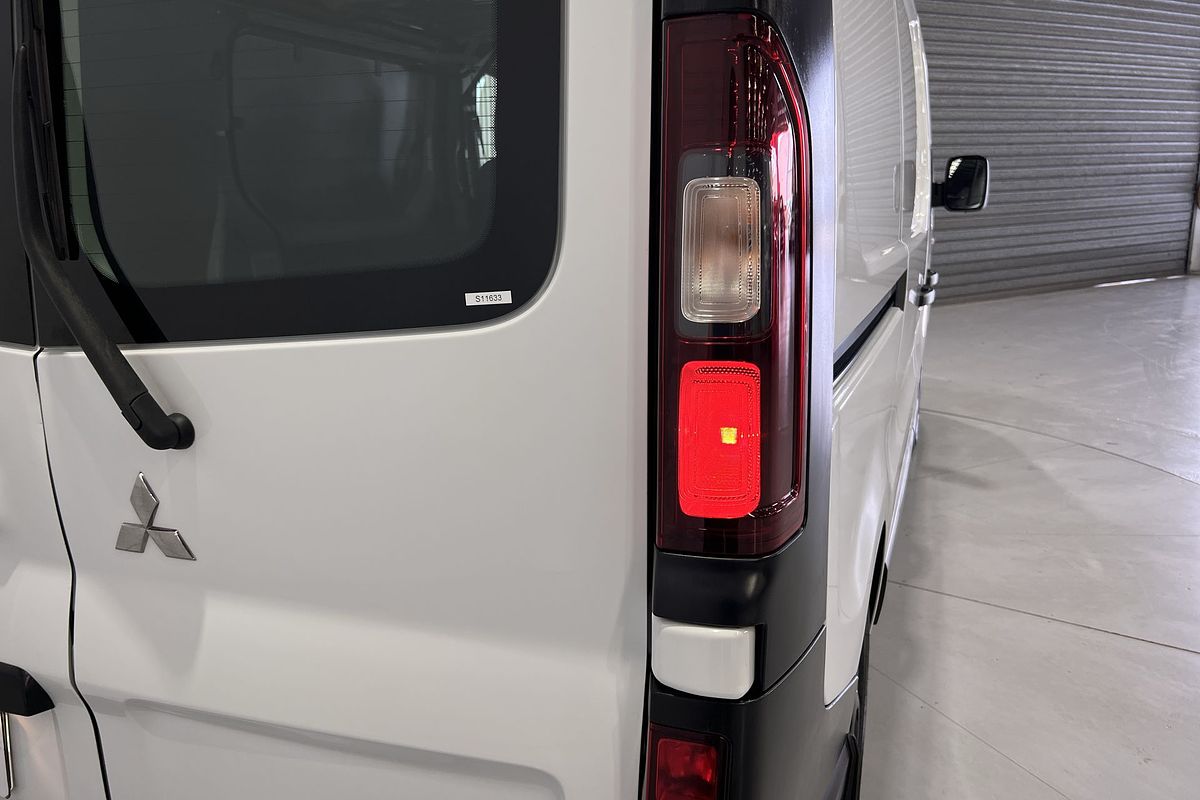 2022 Mitsubishi Express GLX SN SWB