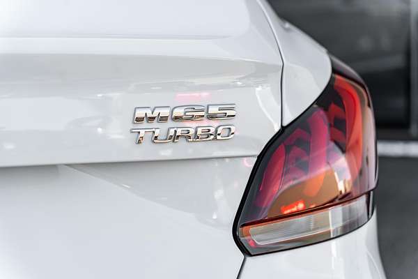 2024 MG MG5 Essence