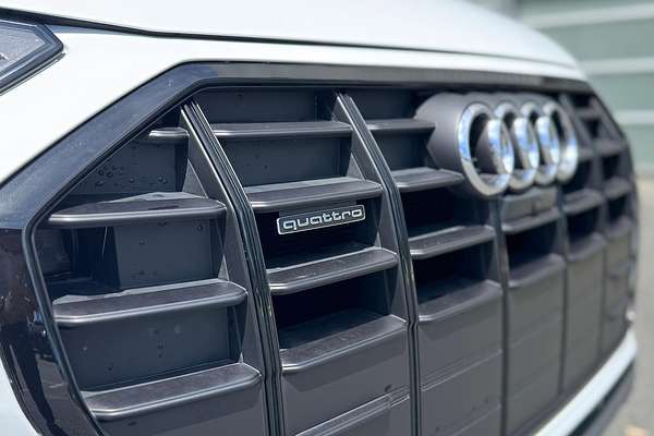 2024 Audi Q5 40 TDI Sport FY