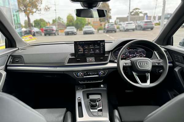2024 Audi Q5 40 TDI Sport FY