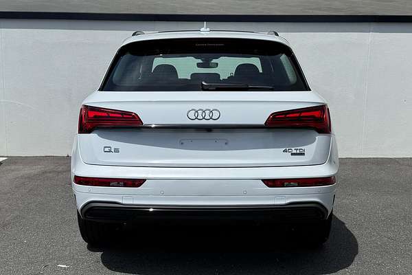 2024 Audi Q5 40 TDI Sport FY