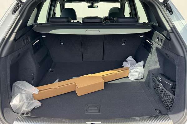 2024 Audi Q5 40 TDI Sport FY