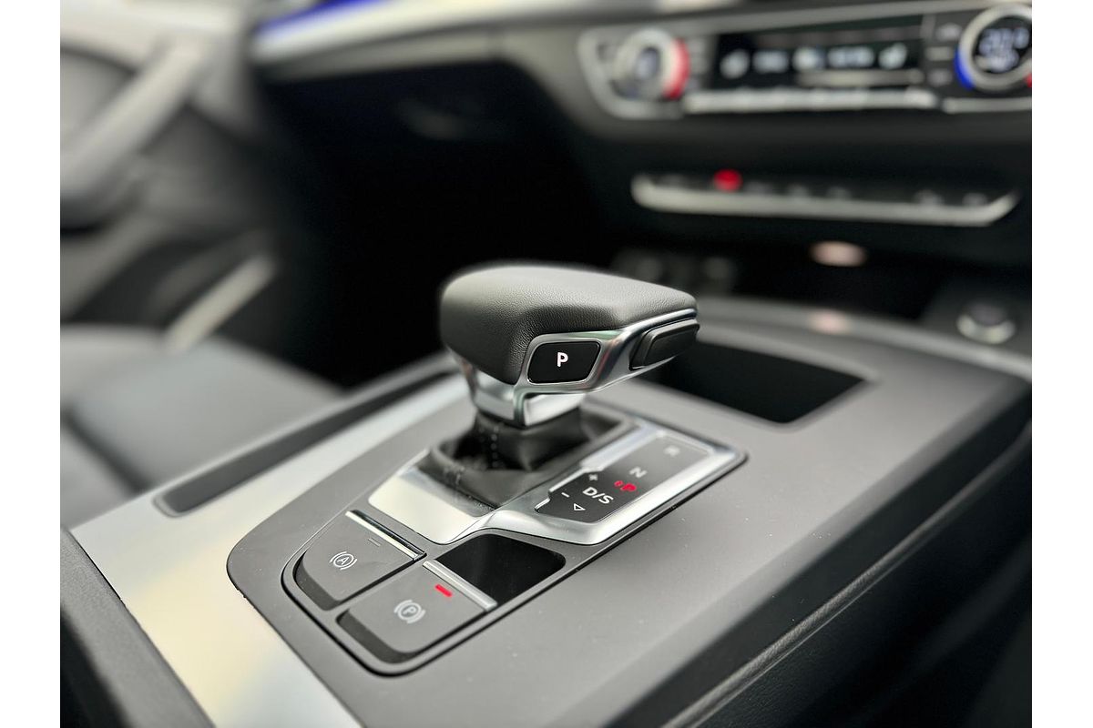 2024 Audi Q5 40 TDI Sport FY
