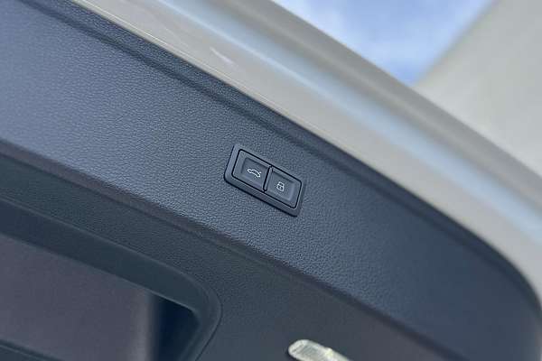 2024 Audi Q5 40 TDI Sport FY
