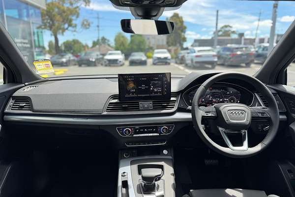2024 Audi Q5 40 TDI Sport FY