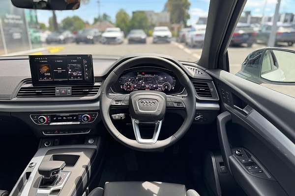 2024 Audi Q5 40 TDI Sport FY