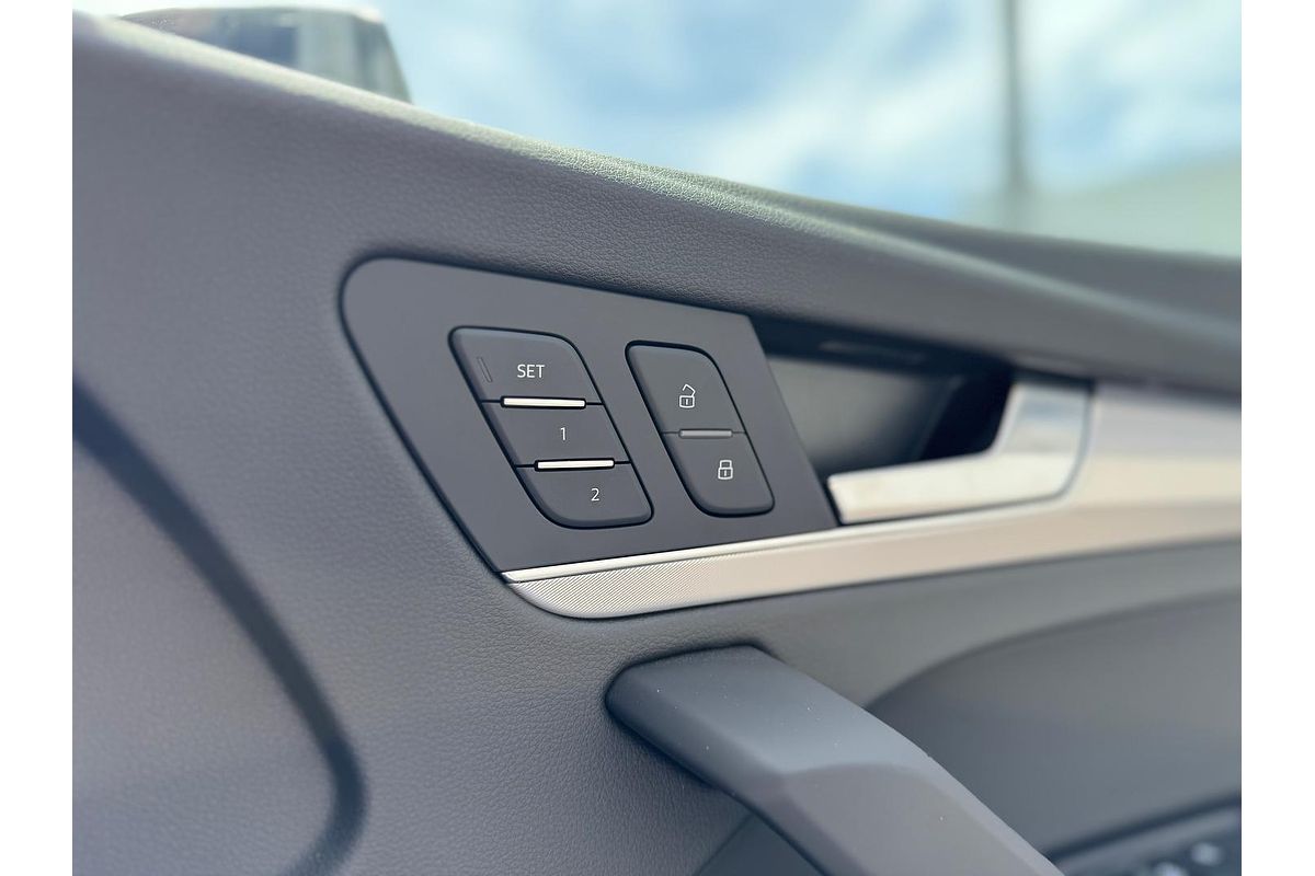 2024 Audi Q5 40 TDI Sport FY