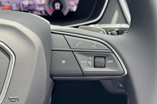 2024 Audi Q5 40 TDI Sport FY