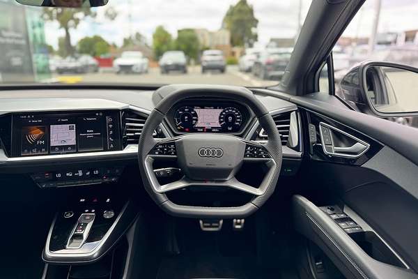 2024 Audi Q4 e-tron 55 F4