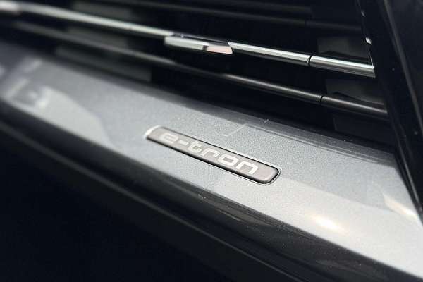 2024 Audi Q4 e-tron 55 F4