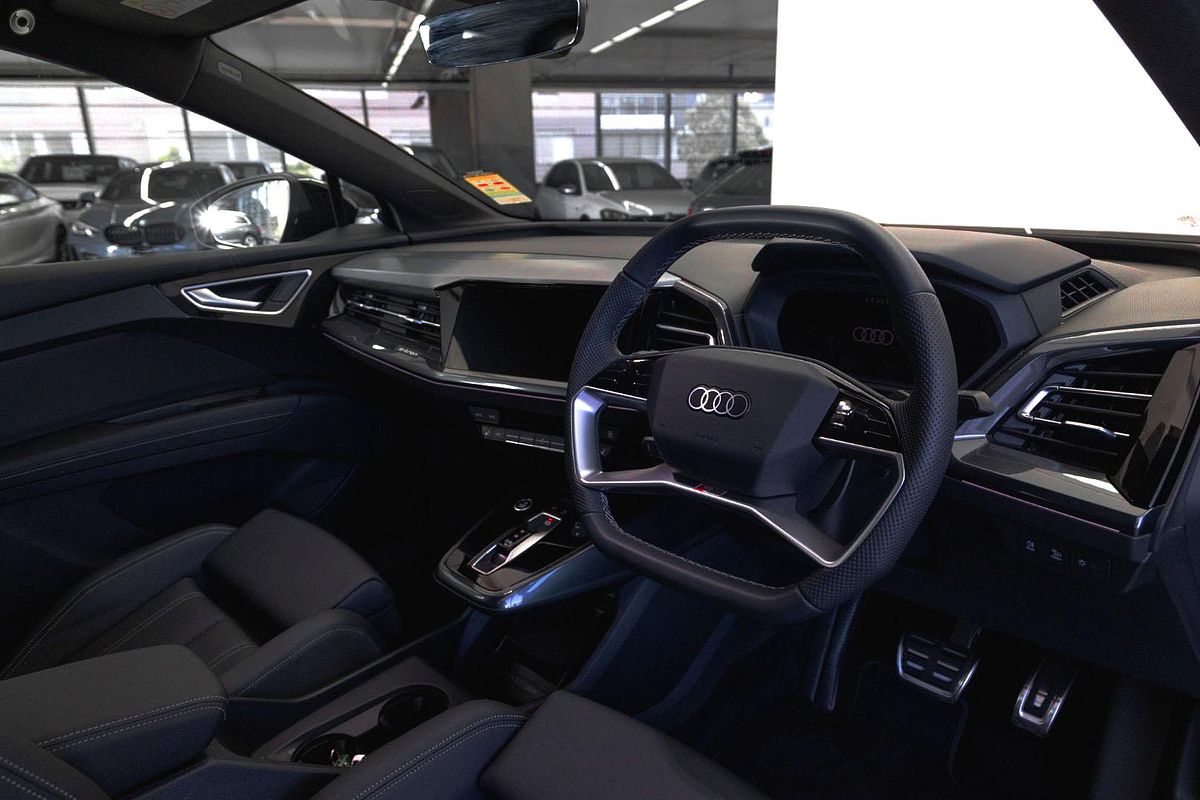 2024 Audi Q4 e-tron 55 F4