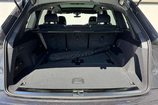 2024 Audi Q7 50 TDI S line 4M