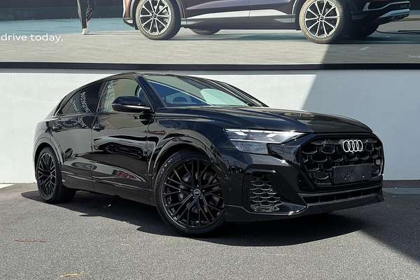 2024 Audi Q8 55 TFSI S line F1