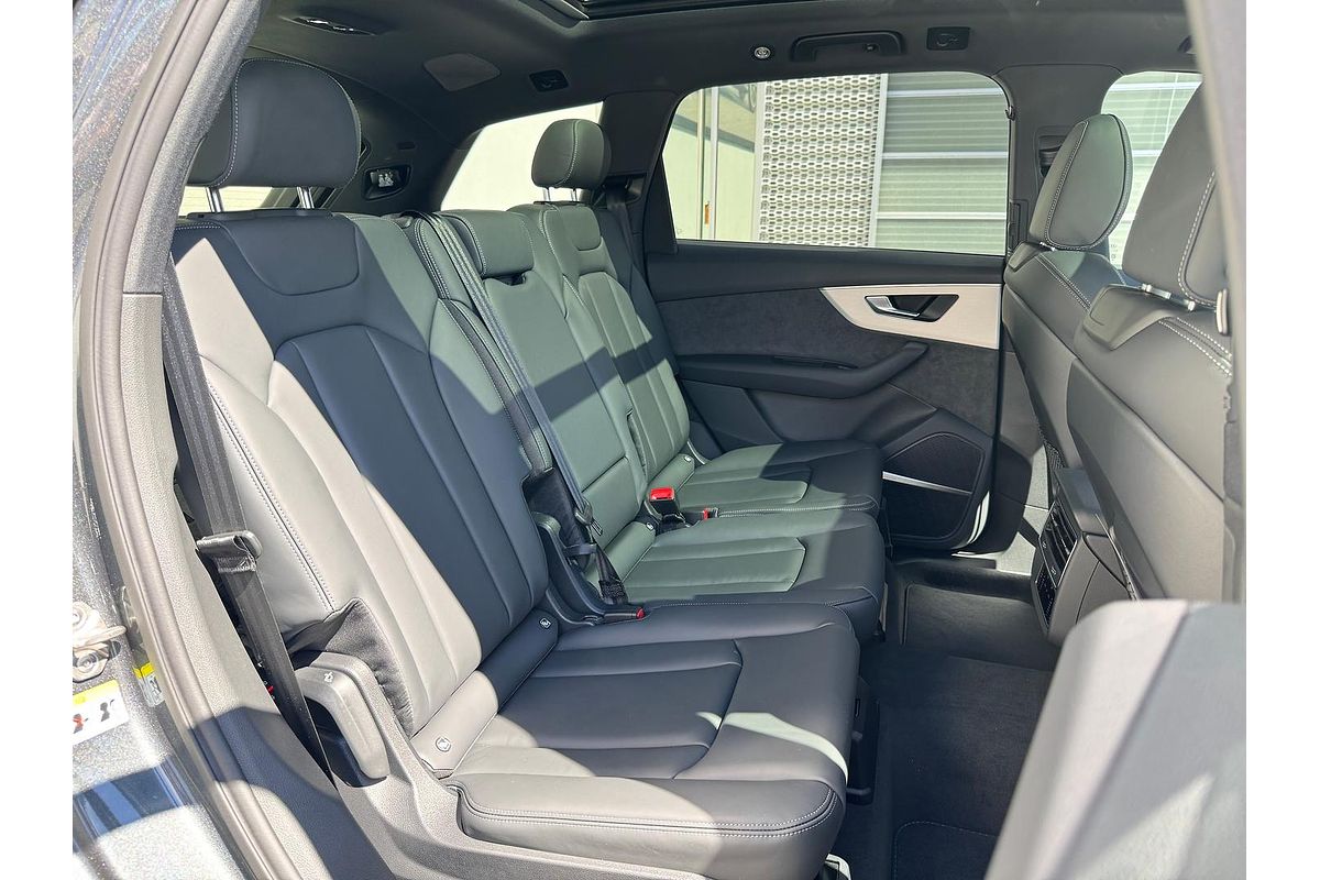 2024 Audi Q7 50 TDI S line 4M