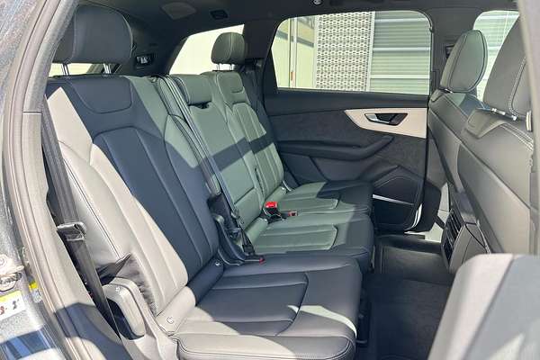 2024 Audi Q7 50 TDI S line 4M