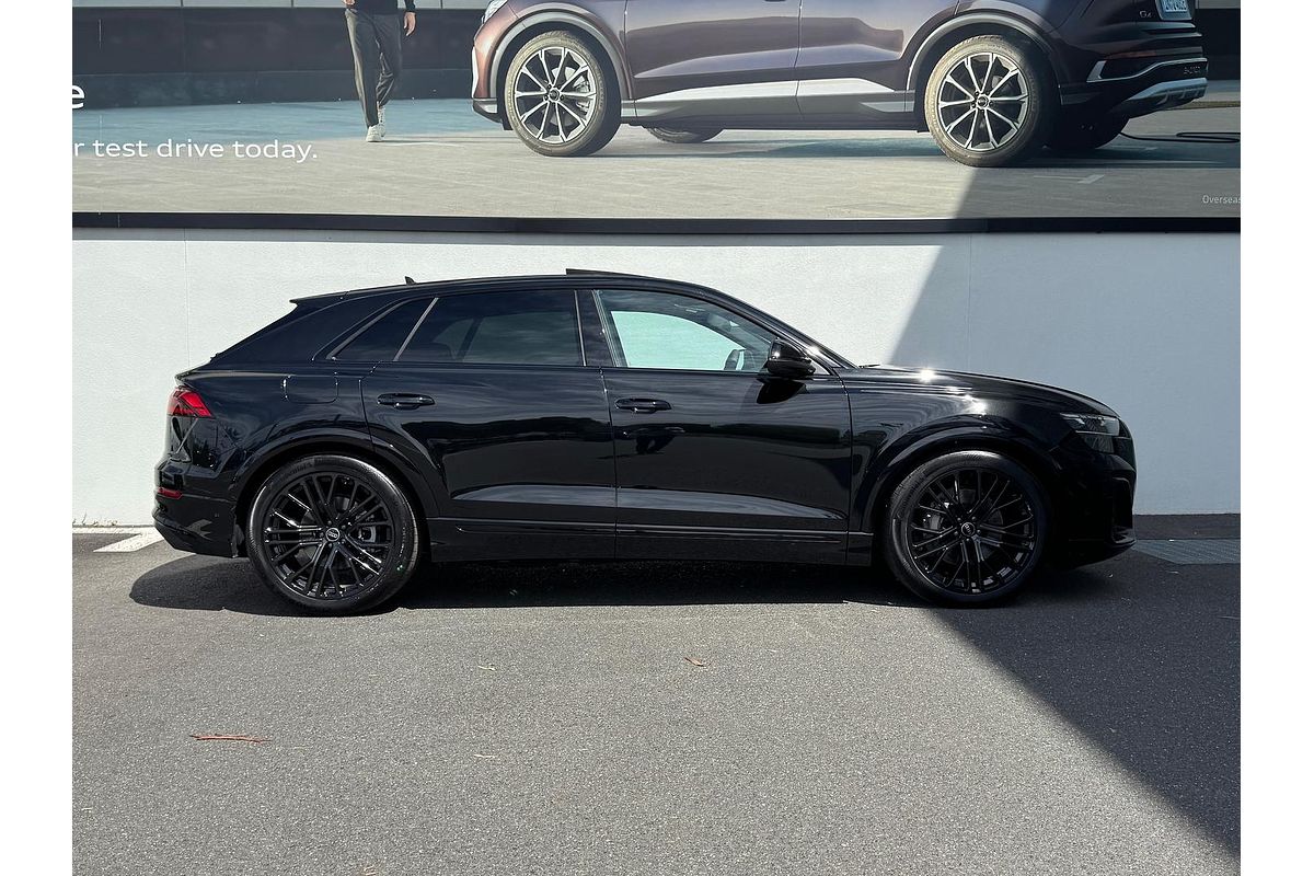 2024 Audi Q8 55 TFSI S line F1