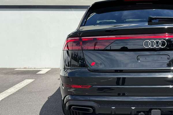 2024 Audi Q8 55 TFSI S line F1
