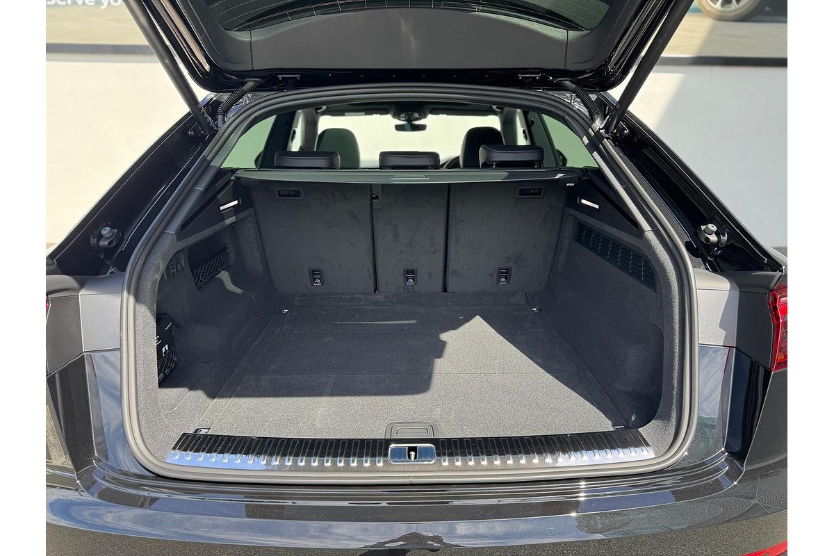 2024 Audi Q8 55 TFSI S line F1