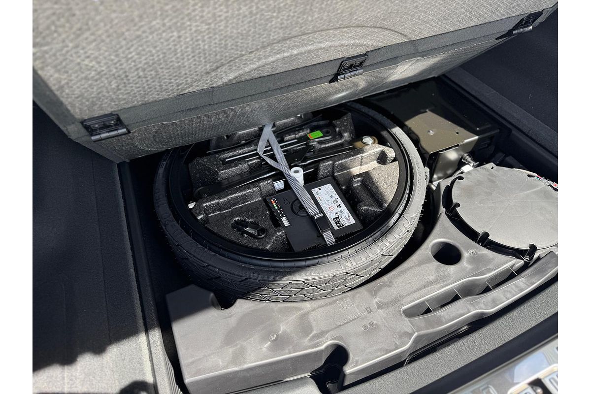 2024 Audi Q8 55 TFSI S line F1