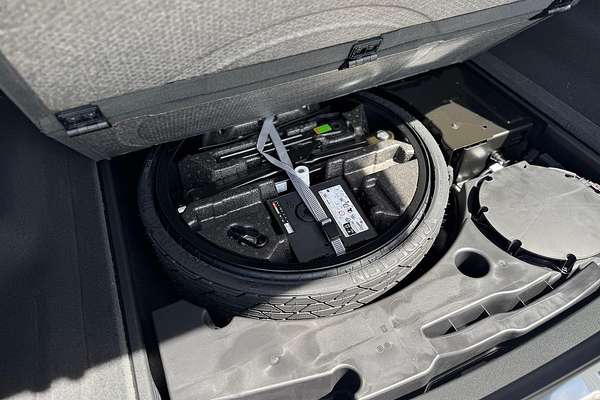 2024 Audi Q8 55 TFSI S line F1