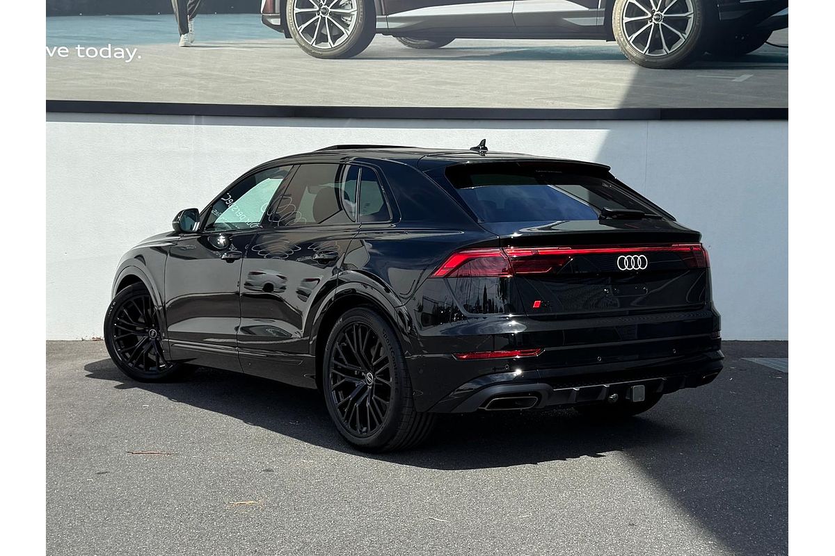 2024 Audi Q8 55 TFSI S line F1