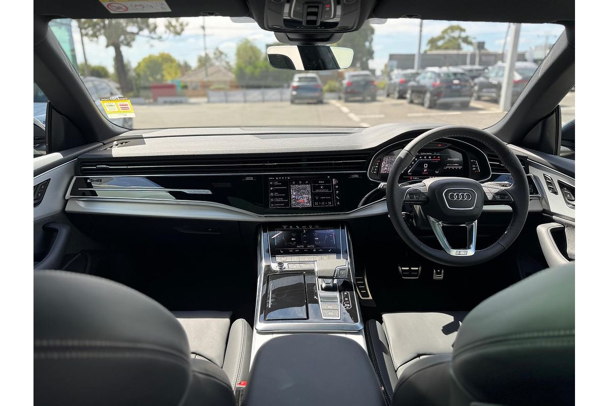 2024 Audi Q8 55 TFSI S line F1