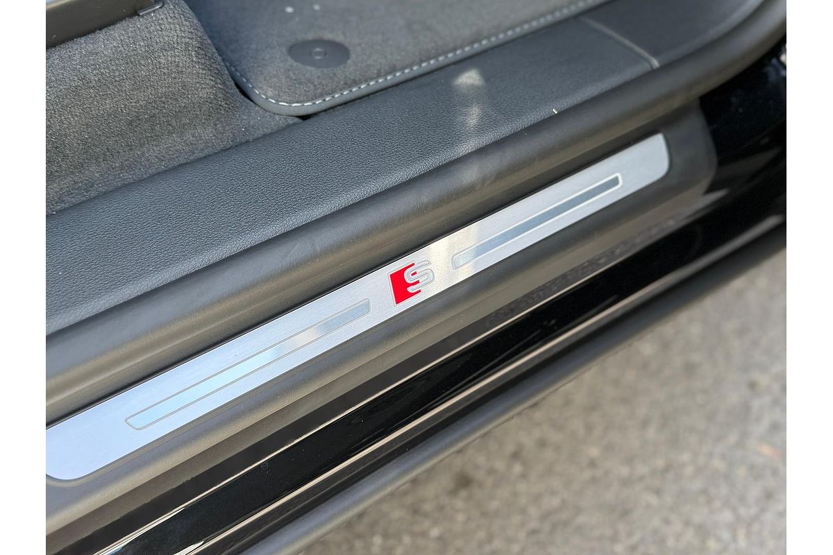 2024 Audi Q8 55 TFSI S line F1