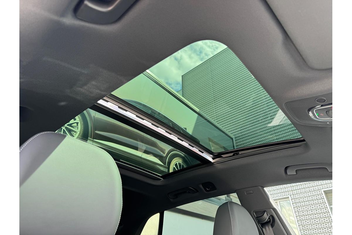 2024 Audi Q8 55 TFSI S line F1