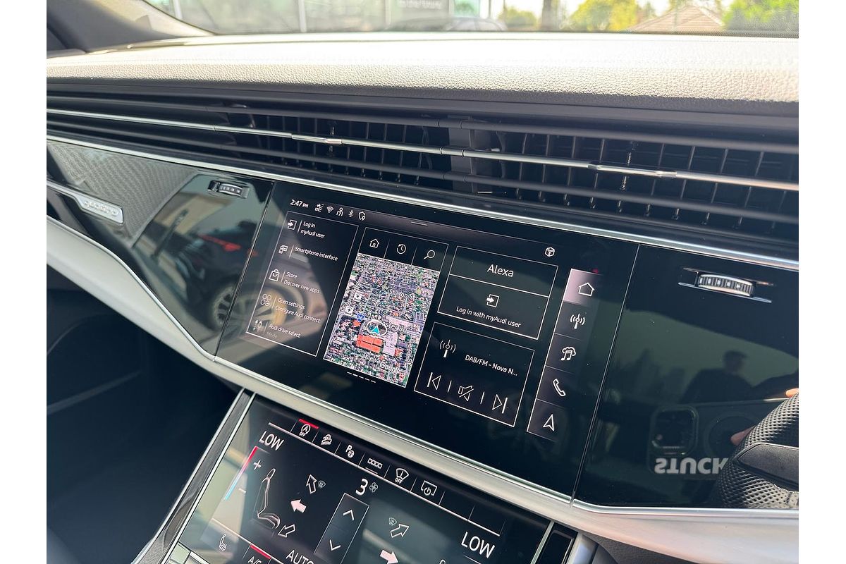 2024 Audi Q8 55 TFSI S line F1