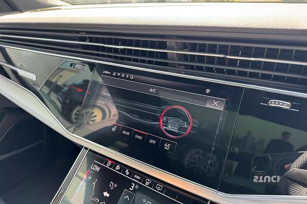 2024 Audi Q8 55 TFSI S line F1