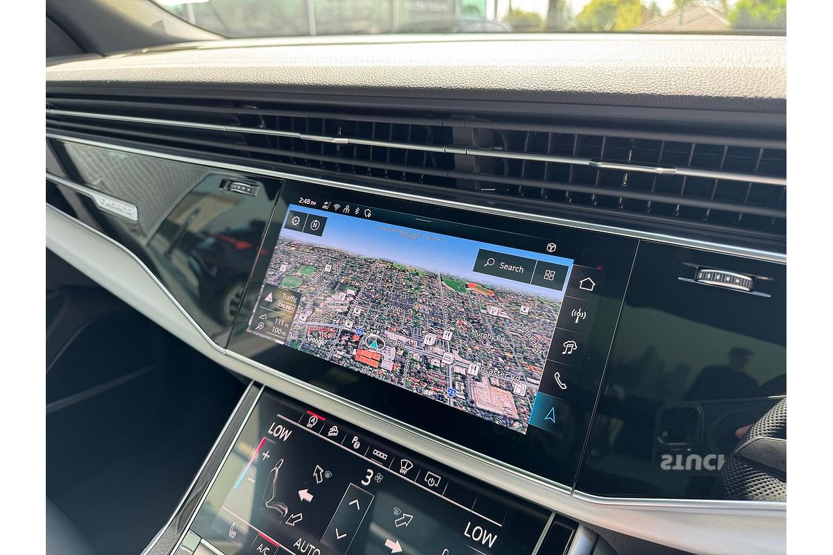 2024 Audi Q8 55 TFSI S line F1