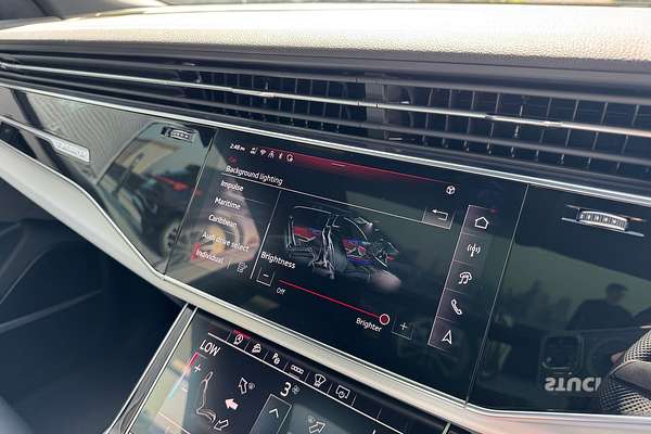 2024 Audi Q8 55 TFSI S line F1
