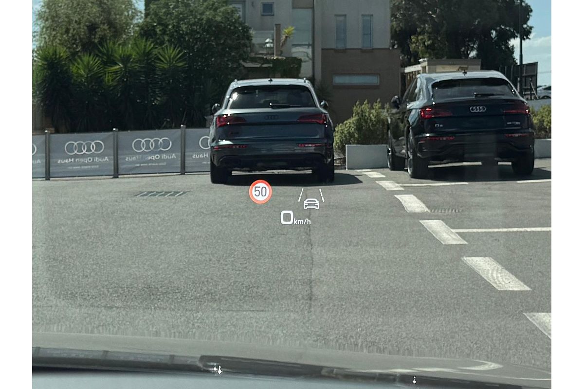 2024 Audi Q8 55 TFSI S line F1
