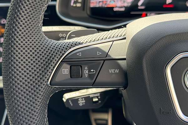 2024 Audi Q8 55 TFSI S line F1