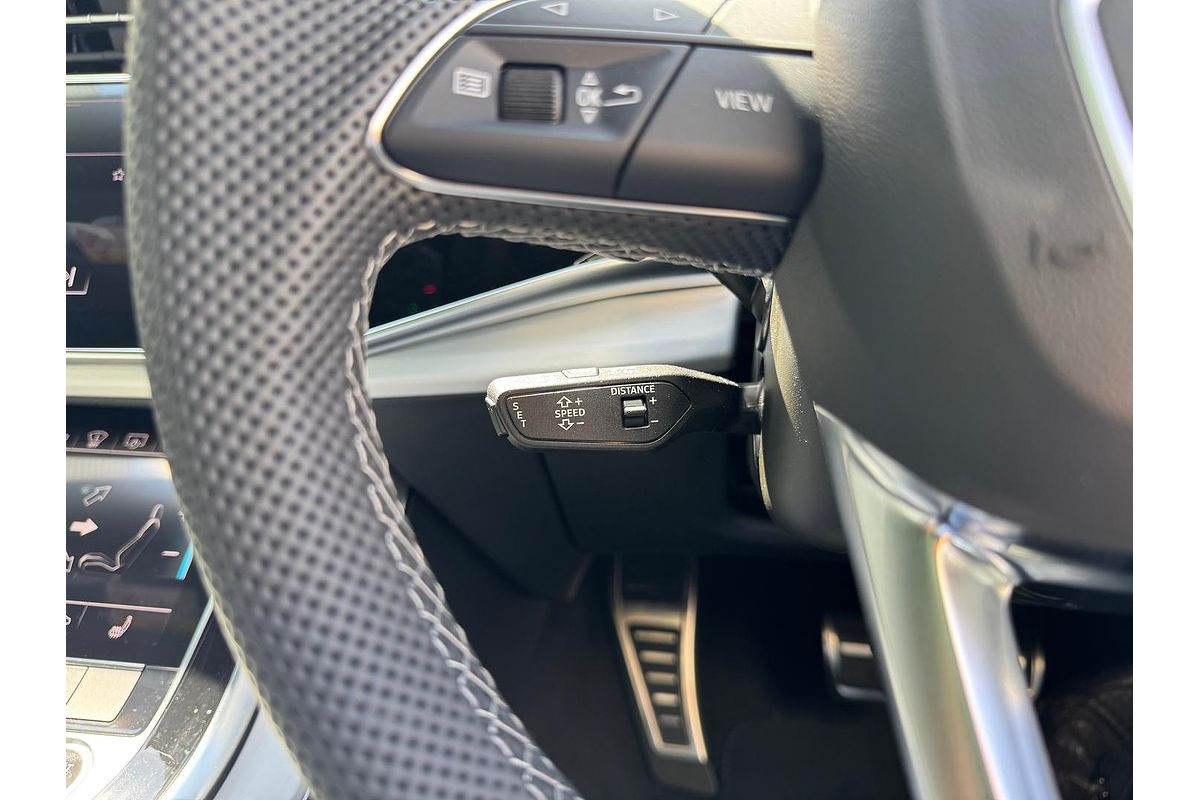 2024 Audi Q8 55 TFSI S line F1